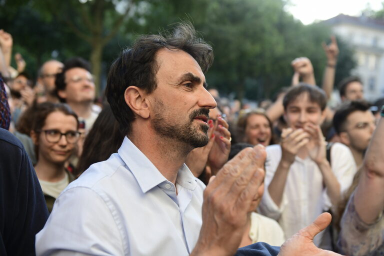 Contre Courant Des Colos Le Maire De Lyon Partant Pour Les Jo