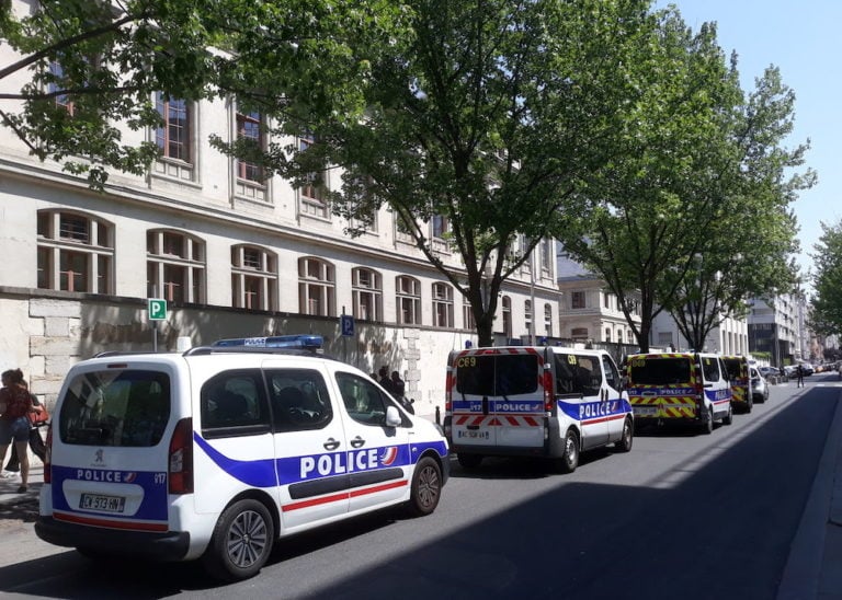 Blocage de Lyon 2  police déployée et occupation hors les murs