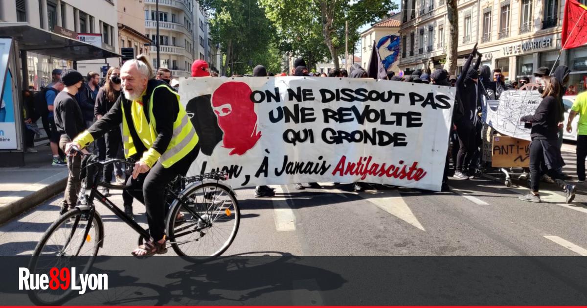 Place des Terreaux. Une manifestation en soutien au Groupe antifasciste  Lyon et environs (Gale) ce samedi