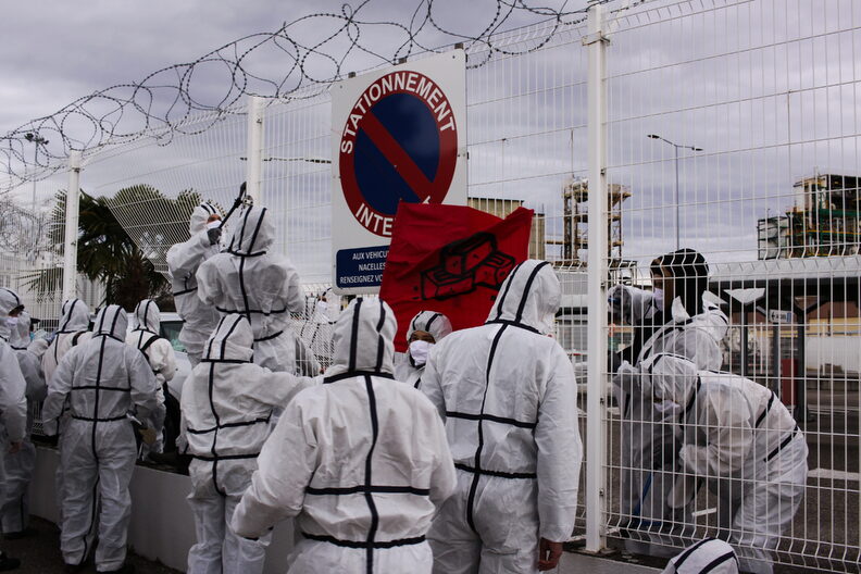 pollution arkema lyon, action d'Extinction rebellion le 2 mars au sud de Lyon