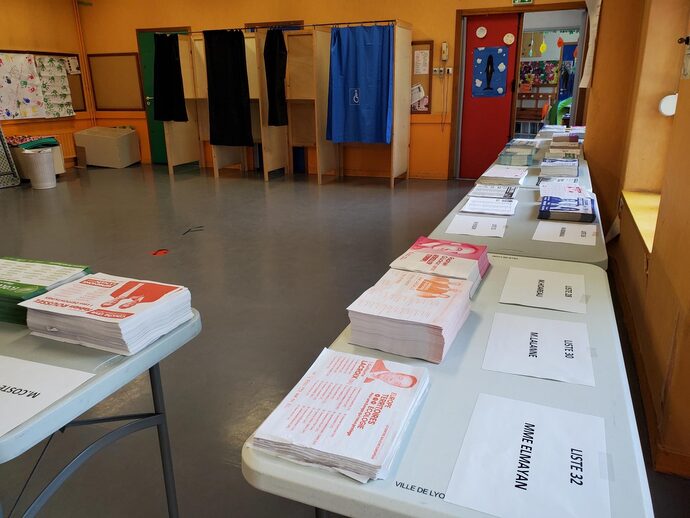Au bureau de vote 415 (Lyon 1), moins de 50% des électeurs s'étaient déplacés pour aller voter aux Européennes à 16h30. ©PL/Rue89Lyon