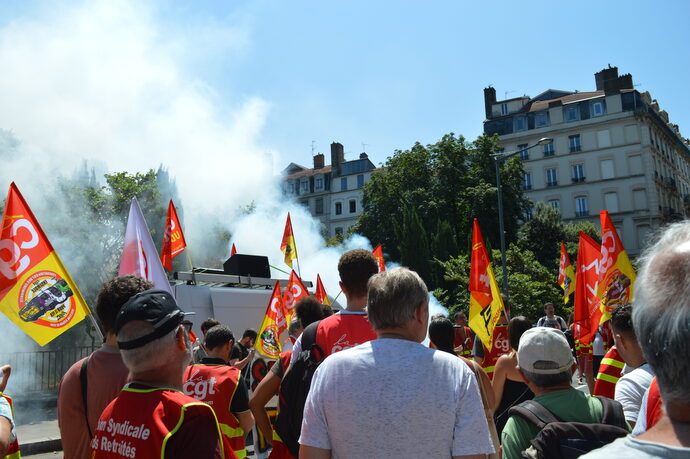 À Lyon, la mobilisation initiée par la CGT a réuni environ 400 personnes ce jeudi 18 juillet.