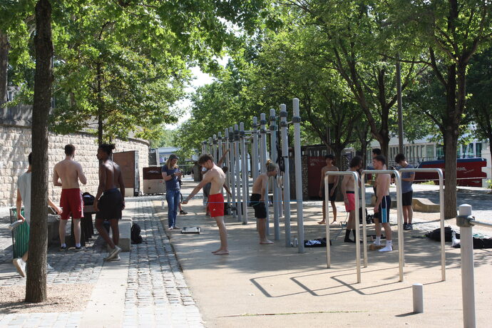 Les installations de street workout sur le quai claude bernard