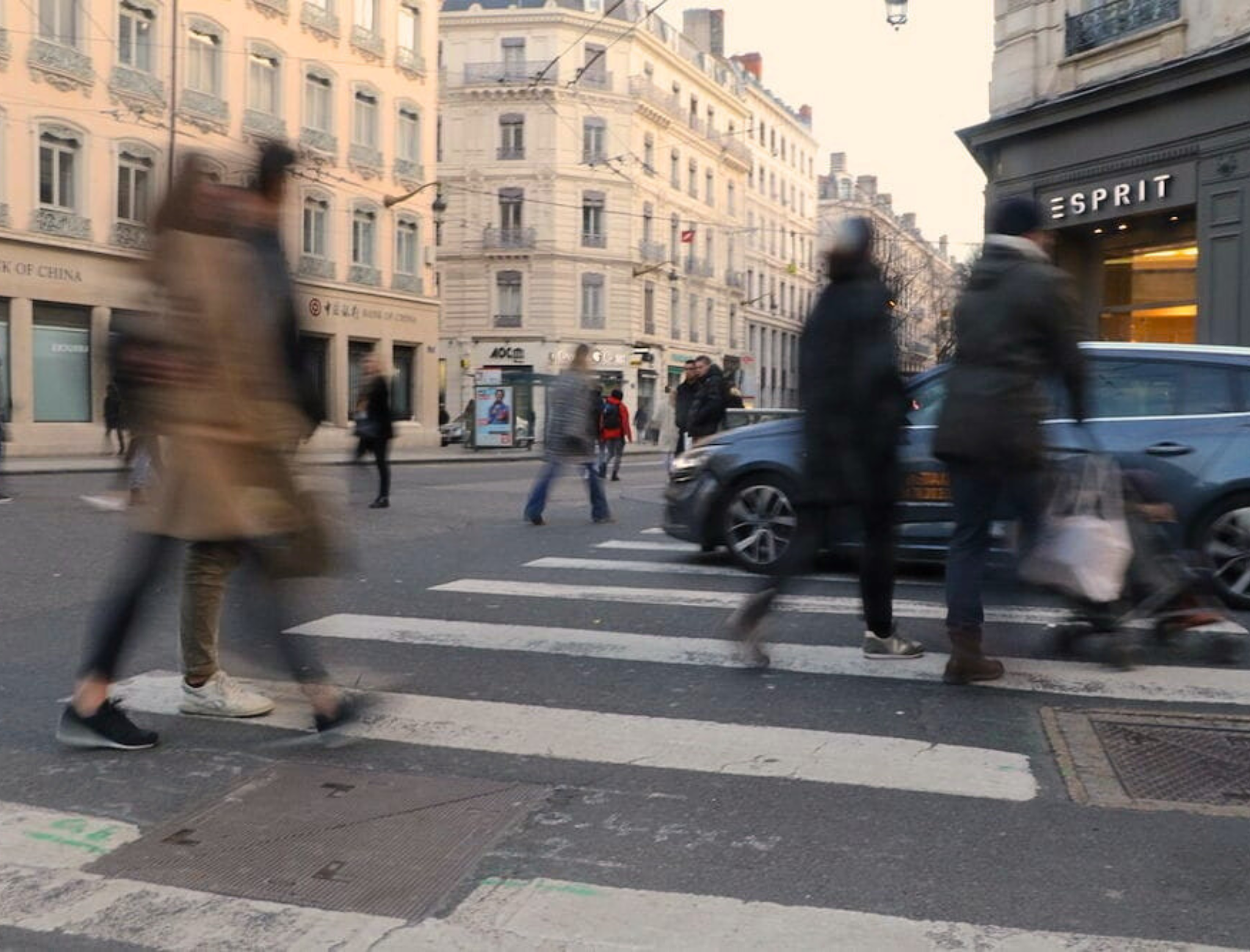 Le croisement de la Rue de la République et de la rue Joseph Serlin dans le 1er arrondissement. ©MG/Rue89Lyon