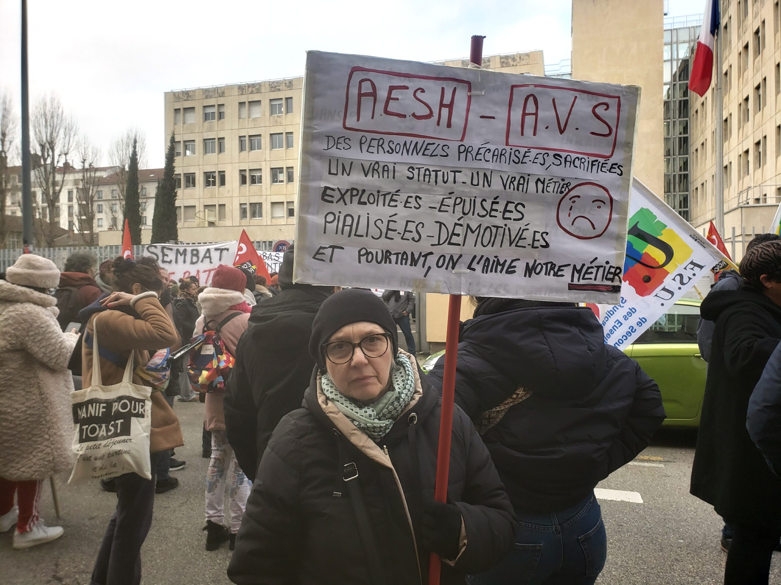 Josiane, 61 ans, AESH dans une école primaire de Vaulx-en-Velin