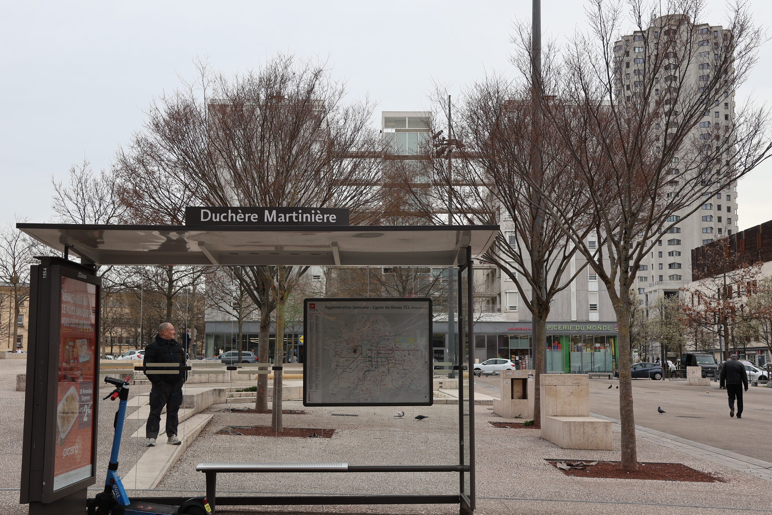 Duchère, place abbé pierre